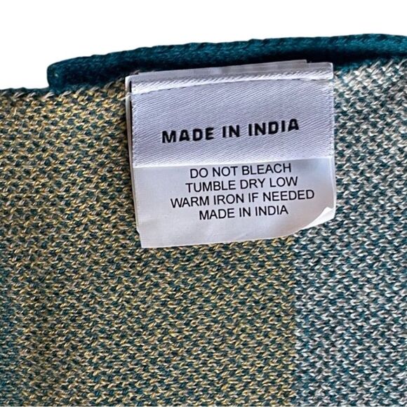 HANUKKAH Blue & Ivory Knit Reversible Baby Blanket and Bib Set NWT - Picture 8 of 12